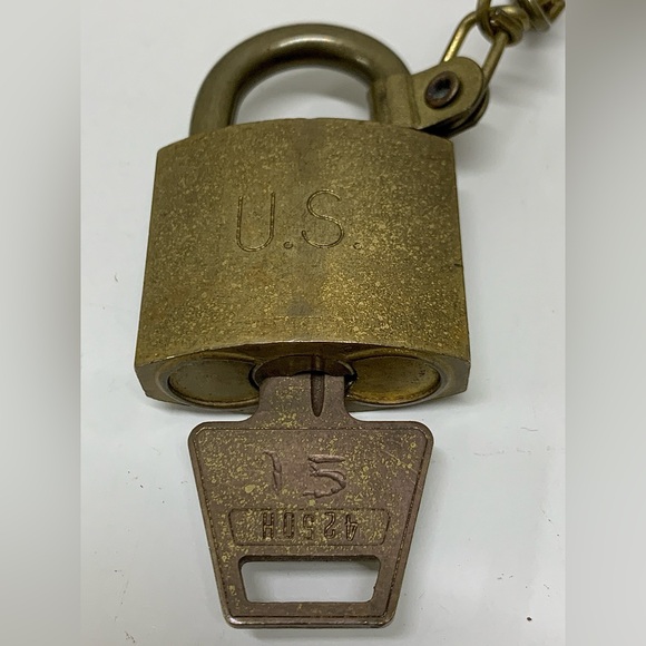 Mid Century Vtg US Govt Military Bronze American Lock Padlock w/ Key & Chain - Picture 3 of 15